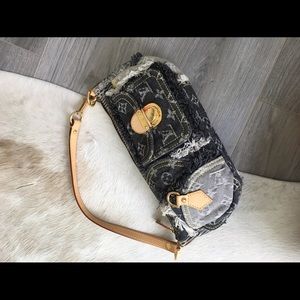 100%Auth LV runway bag in denim stunning condition